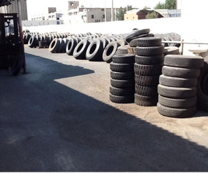   مصر اليوم - وزارة التجارة تغلق أربعة مصانع في جدة لتلبيس الإطارات