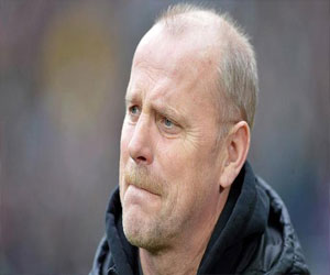 مصر اليوم - شالكه ينفي التعاقد مع مدرب فيردر بريمن السابق توماس شاف