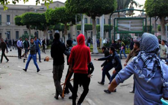   مصر اليوم - مصدر يؤكّد إصابة 35 فرد من الأمن الإداري في جامعة القاهرة بينهم حالات حرجة