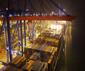   مصر اليوم - جمارك بورسعيد تحبط ثاني محاولة تهريب لطبنجات وبنادق تركية خلال يومين