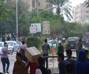   مصر اليوم - اشتباكات بين طلاب الإخوان وقوات الأمن خارج جامعة المنصورة