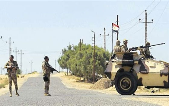   مصر اليوم - قوات حرس الحدود تحبط تهريب 13 رشاشا وسجائر مسرطنة