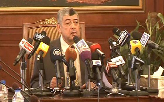 مصر اليوم - وزير الدَّاخلية يُؤكِّد على التَّصدي لأية مخططات إرهابية لإجهاض الاستفتاء على الدُّستور