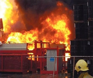   مصر اليوم - إنقاذ منطقة الأزهر من حريق اندلع داخل مخزن للأقمشة