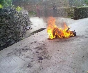   مصر اليوم - إيطالي يحرق نفسه في ساحة القديس بطرس في الفاتيكان