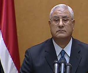   مصر اليوم - منصور يعد ممثّلي القوى الثّوريّة بمتابعة الموقف القانونيّ للمحتجزين من الشّباب