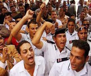   مصر اليوم - أمناء الشّرطة في الدّقهليّة يتضامنون مع زملائهم المنقلولين تعسّفيّا