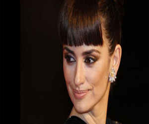   مصر اليوم - بينيلوبى كروز: أستمتع بكوني أم وإرضاعي ابنتي طبيعيًا