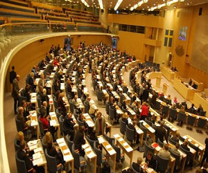   مصر اليوم - نائبة رئيس البرلمان السويدي تقرر إزالة اللوحات العارية من البرلمان