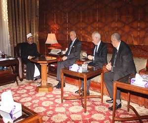   مصر اليوم - الطيب يبحث عقد لقاء بين علماء الأمّة الإسلاميّة