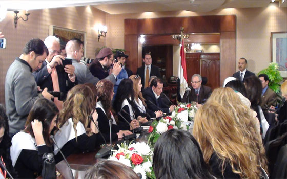   مصر اليوم - وزارة السياحة المصريّة تقوم بحملة ترويجيّة في الدول العربيّة لإنعاش القطاع