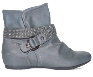 مصر اليوم - شومارت تقدم أحذية مريحة لإطلالة كاجوال أنيقة