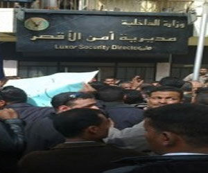   مصر اليوم - الأجهزة الأمنية في الأقصر تؤجل مظاهرة تطالب بإقالة رئيس مدينة القرنة