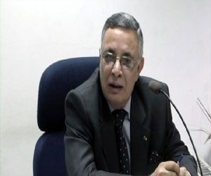   مصر اليوم - محافظ سوهاج ومدير الأمن يزوران أمين الشرطة المصاب