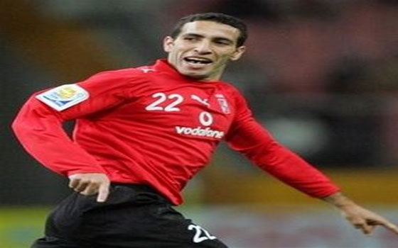   مصر اليوم - شوقي غريب ينوي لقاء محمد أبو تريكة لإقناعه بالاستمرار في الملاعب موسمين