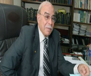   مصر اليوم - درويش يدبر500 ألف جنيه لحل أزمة فريق الزمالك قبل مباراة المصري