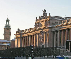   مصر اليوم - نائبة رئيس البرلمان السويدي تقرر إزالة اللوحات العارية من البرلمان