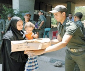   مصر اليوم - الجيش الثاني يوزع 15 ألف بطانية على المواطنين