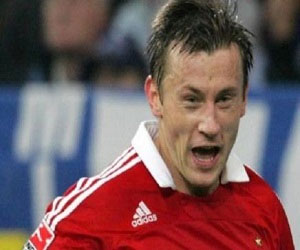 مصر اليوم - ستوك سيتي يسعى لضم اوليتش مهاجم فولفسبورج الألماني