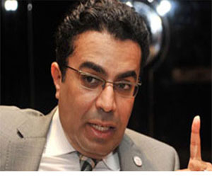   مصر اليوم - أبو زيد يُنيب باسل عادل لحضور المرأة والدستور