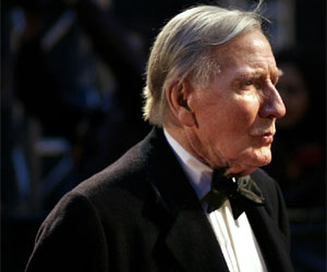   مصر اليوم - الممثل ليزلي فيليبس يتزوج للمرة الثالثة عن 89 سنة