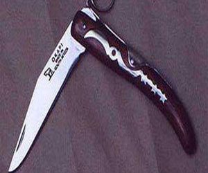   مصر اليوم - حبس 4 أشخاص لاتهامهم بسرقة رئيس محكمة تحت تهديد السلاح بالجمالية