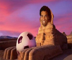   مصر اليوم - صفحة بازل على فيسبوك تنشر صورة لـصلاح بجسد أبوالهول