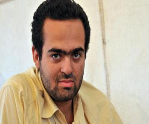   مصر اليوم - محمد عادل عضو 6 أبريل ينهي إضرابه عن الطعام