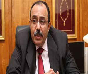 مصر اليوم - محافظ القليوبية يطالب عمال النظافة المضربين بسرعة العودة للعمل