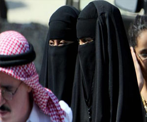 مصر اليوم - سعودي يقيم حفل نهاية الخدمة لطليقته ويمنحها مكافأة