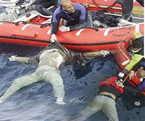   مصر اليوم - العثور على 2 من طاقم المركب الغارق في البحر الأحمر