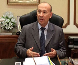   مصر اليوم - توزيع 10 آلاف نسخة لمشروع الدستور على الطائرات