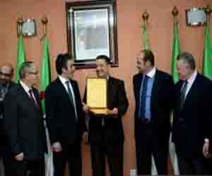   مصر اليوم - مختصون جزائريون في أمراض القلب يتسلمون شهادة الجودة الدولية في مجال البحث السريري