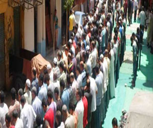   مصر اليوم - الآلاف يودعون ضحايا الإرهاب الأسود في الدقهلية إلى مثواهم الأخير