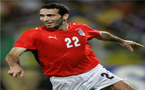   مصر اليوم - البوركيني موسى إيدان يحل مكان أبوتريكة رسميًا في قائمة الأحمر