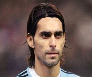   مصر اليوم - روبيرتو أيالا يعود إلى فالنسيا لمساعدته على التطور