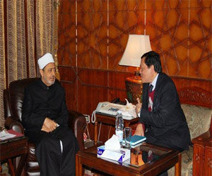   مصر اليوم - جامعة الأزهر تبحث إنشاء فرع لها في ماليزيا