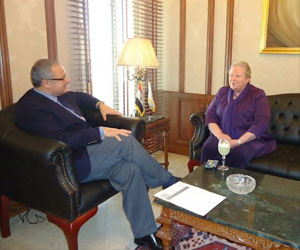   مصر اليوم - زعزوع يلتقي سفيرة إيرلندا لدعم السياحة الوافدة إلى مصر