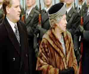   مصر اليوم - الفرو يثير الانتقادات ضد ملكة بريطانيا