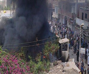   مصر اليوم - السيطرة على حريق هائل بورشة للأخشاب في منطقة العوامية في الأقصر