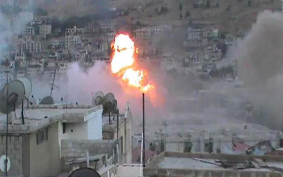   مصر اليوم - قصفٌ مدفعّي متقطع على الزبدانّي في ريّفِ دمشق وصاروخي على درعّا وقراها