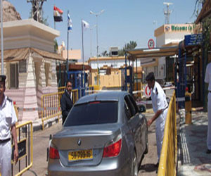   مصر اليوم - منفذ طابا البري يستقبل 1464 سائحًا