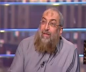   مصر اليوم - محاصرة برهامي والشّحّات خلال مؤتمر لـالنّور في مطروح