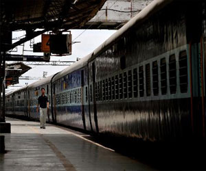   مصر اليوم - 23 قتيلًا في حريق داخل قطار في جنوب الهند