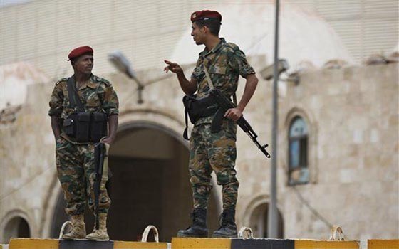   مصر اليوم - توجيهات عليا بإعادة الزي القديم لبعض الوحدات العسكرية في الجيش اليمني