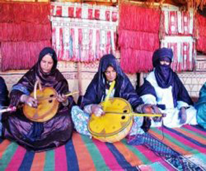   مصر اليوم - حضور قوي لعازفة الأمزاد شتيمة بوزاد في مهرجان الموسيقى الأمازيغية