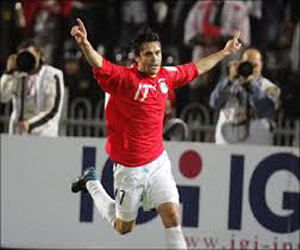   مصر اليوم - أحمد حسن يؤكِّد أهميَّة تحوُّل الرياضة العربيَّة لصناعة وغرس ثقافة الاحتراف