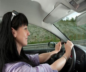   مصر اليوم - 10% من النساء الفرنسيات مستعدات للتخلي عن امتلاك سيارة