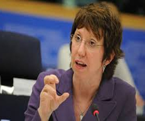   مصر اليوم - آشتون تزور معبد الكرنك والبر الغربيّ ومتحف الأقصر