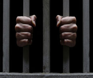   مصر اليوم - تجديد حبس قاتل طفلته وشريكه 15 يومًا في سوهاج